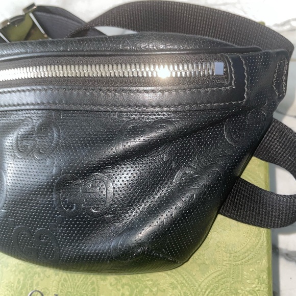 Gucci Black Embossed Leather Belt Bag - Picture 3 of 11